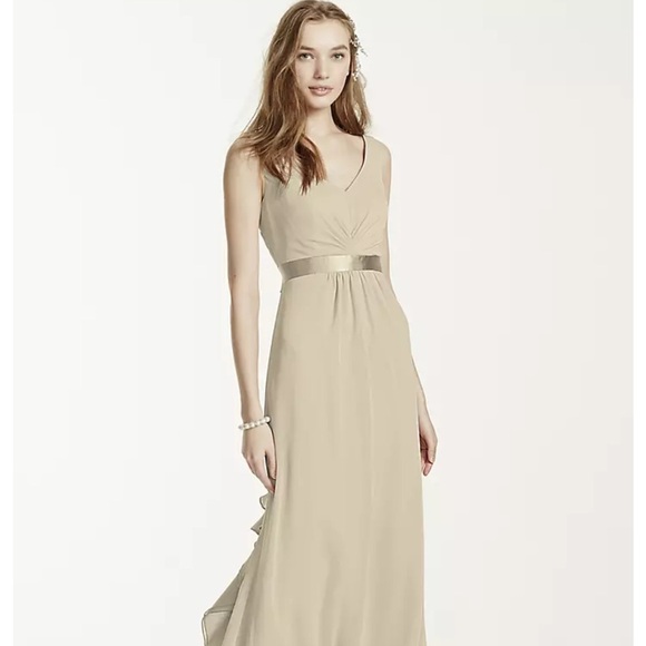 Sleeveless Chiffon Dress with Ruffled Back Detail | David's Bridal Size 4 - Picture 3 of 13